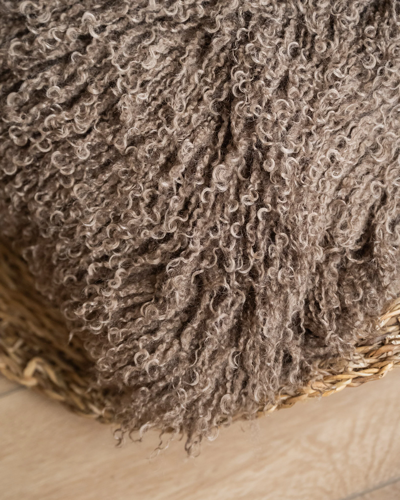 Cushion Bubion Furry Brown - Image 6