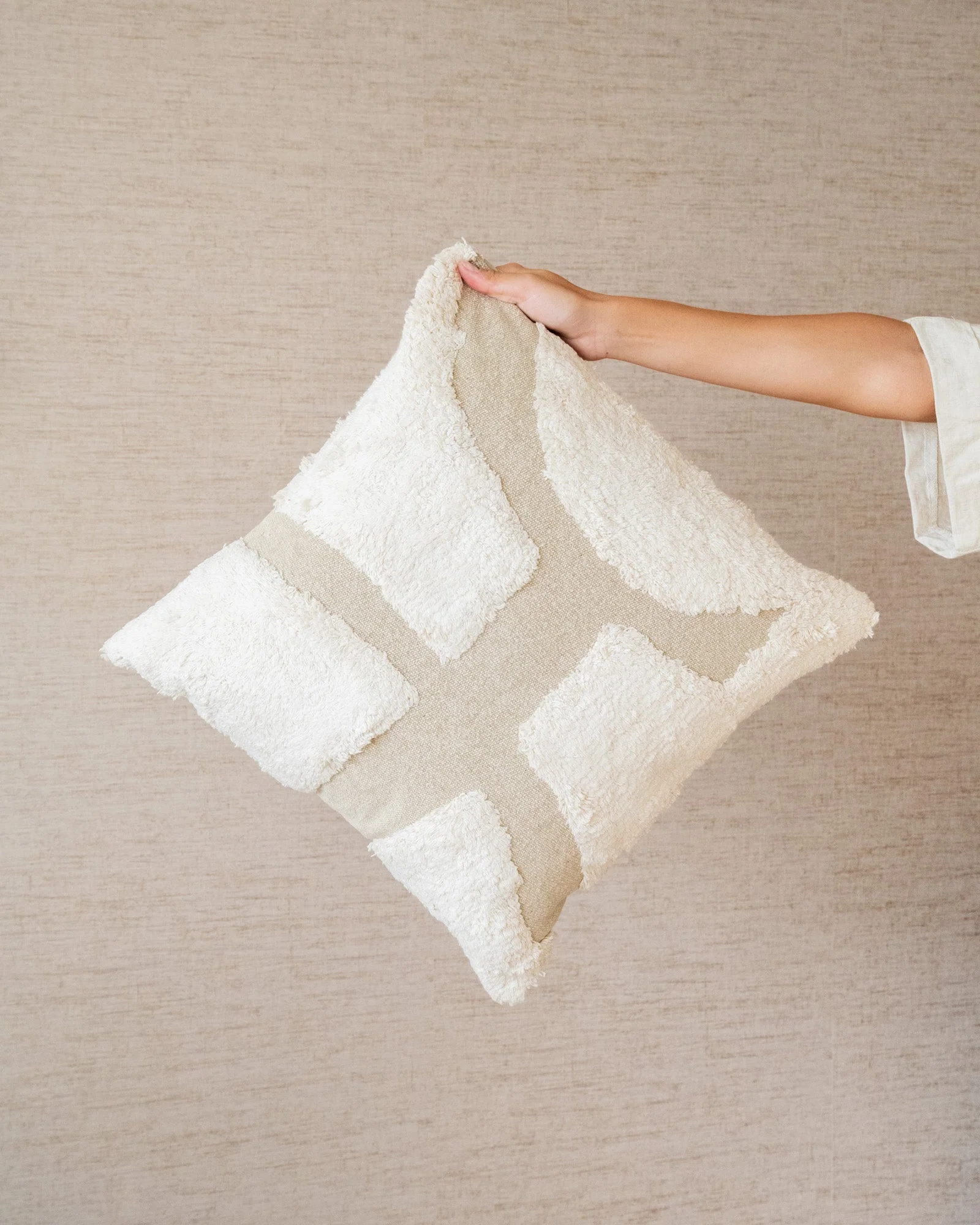 Cushion Luzan Cream Sand - Image 4