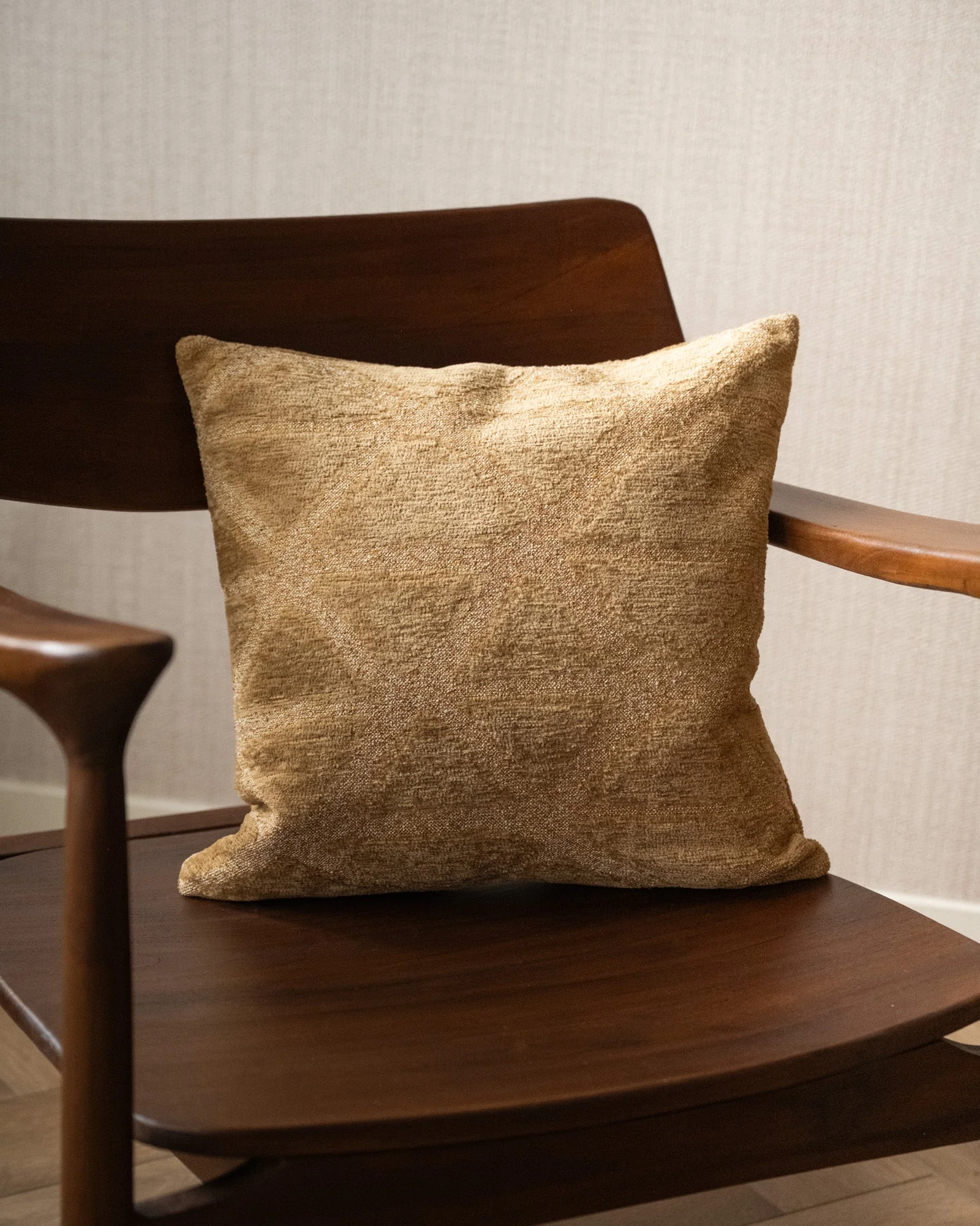 Cushion Munchie Ochre - Image 2