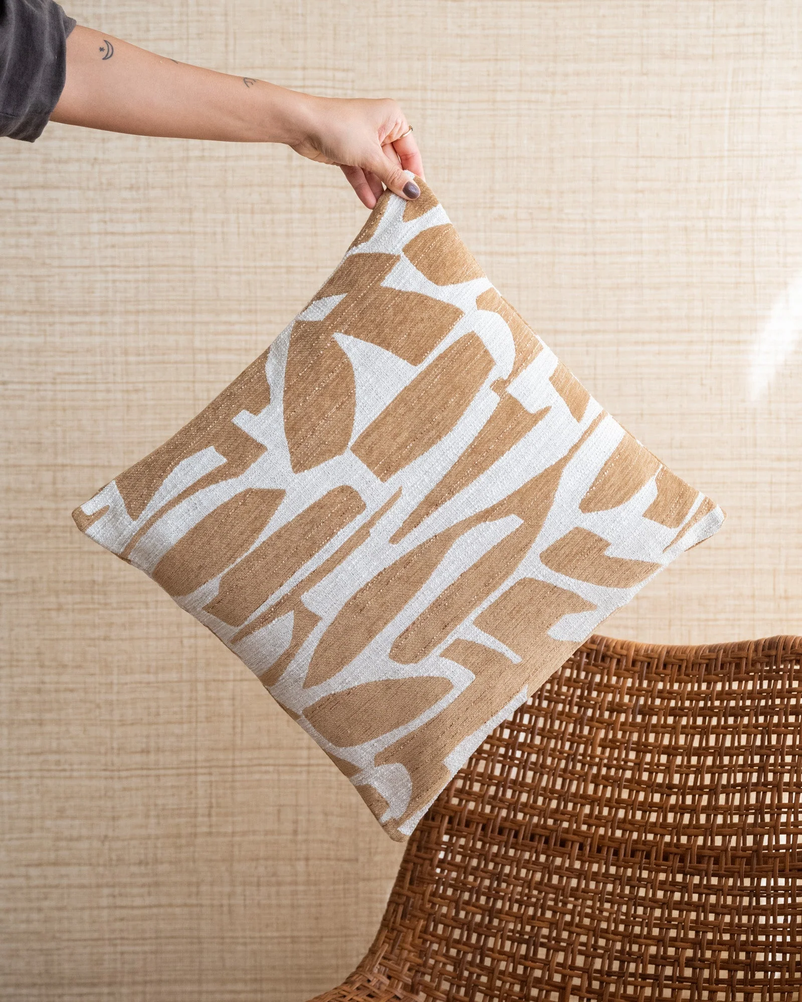 Cushion Peoria Ochre - Image 5