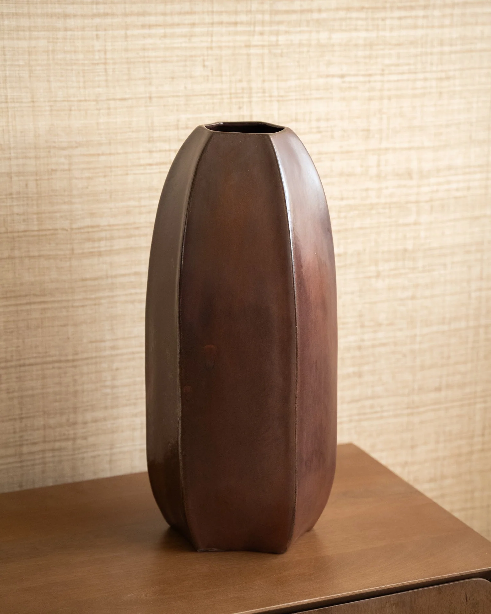 Grote Deco Vaas Serra Burgundy - Image 5