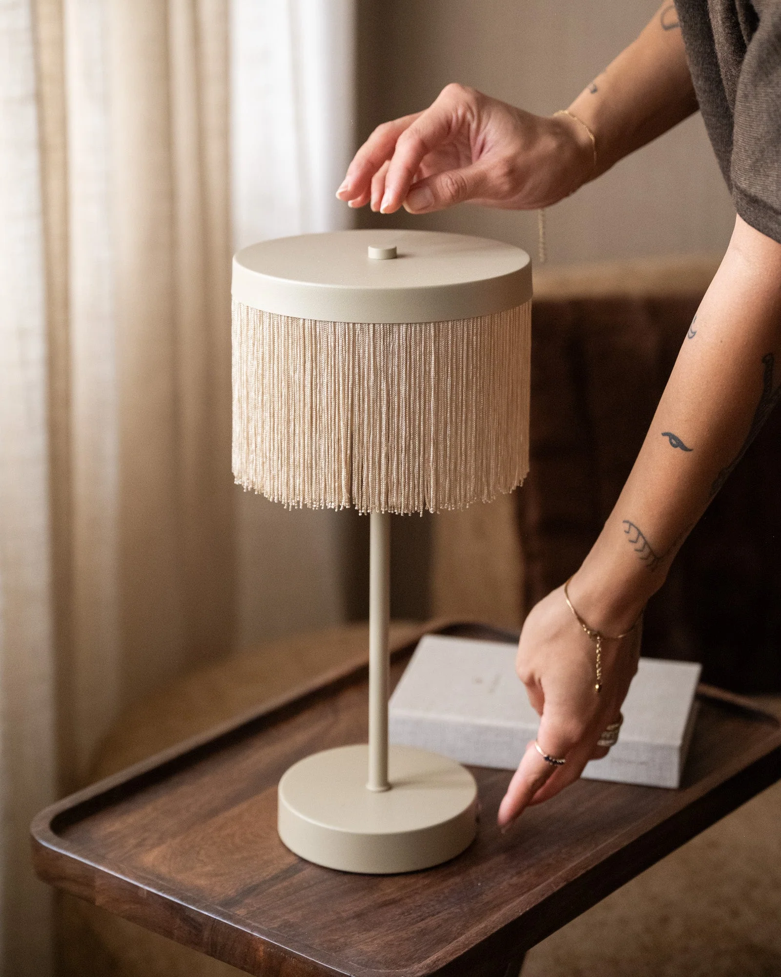 Wireless Table Lamp Donna Champagne - Image 2