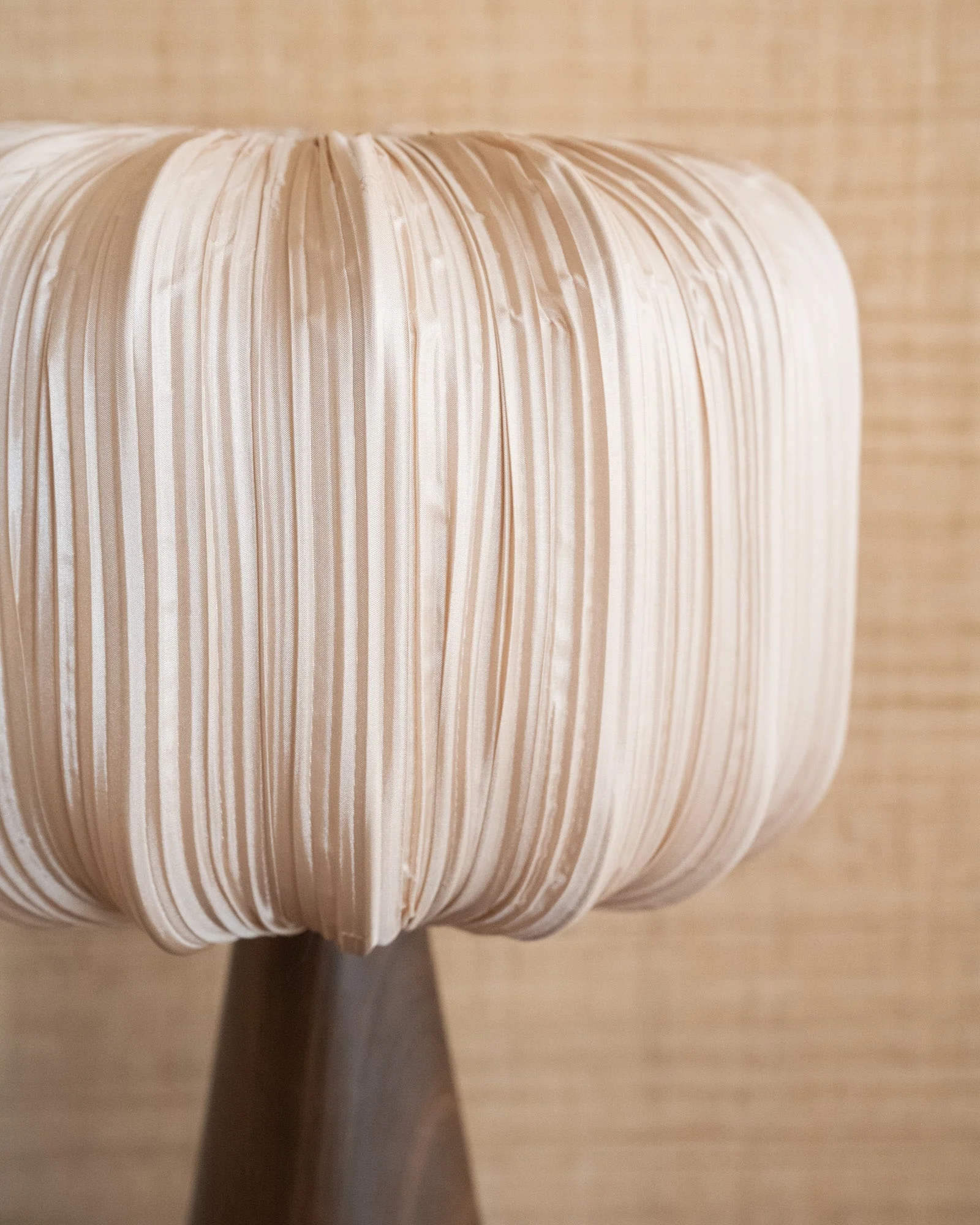 TILTIL Table Lamp Sanae Satin - Image 4