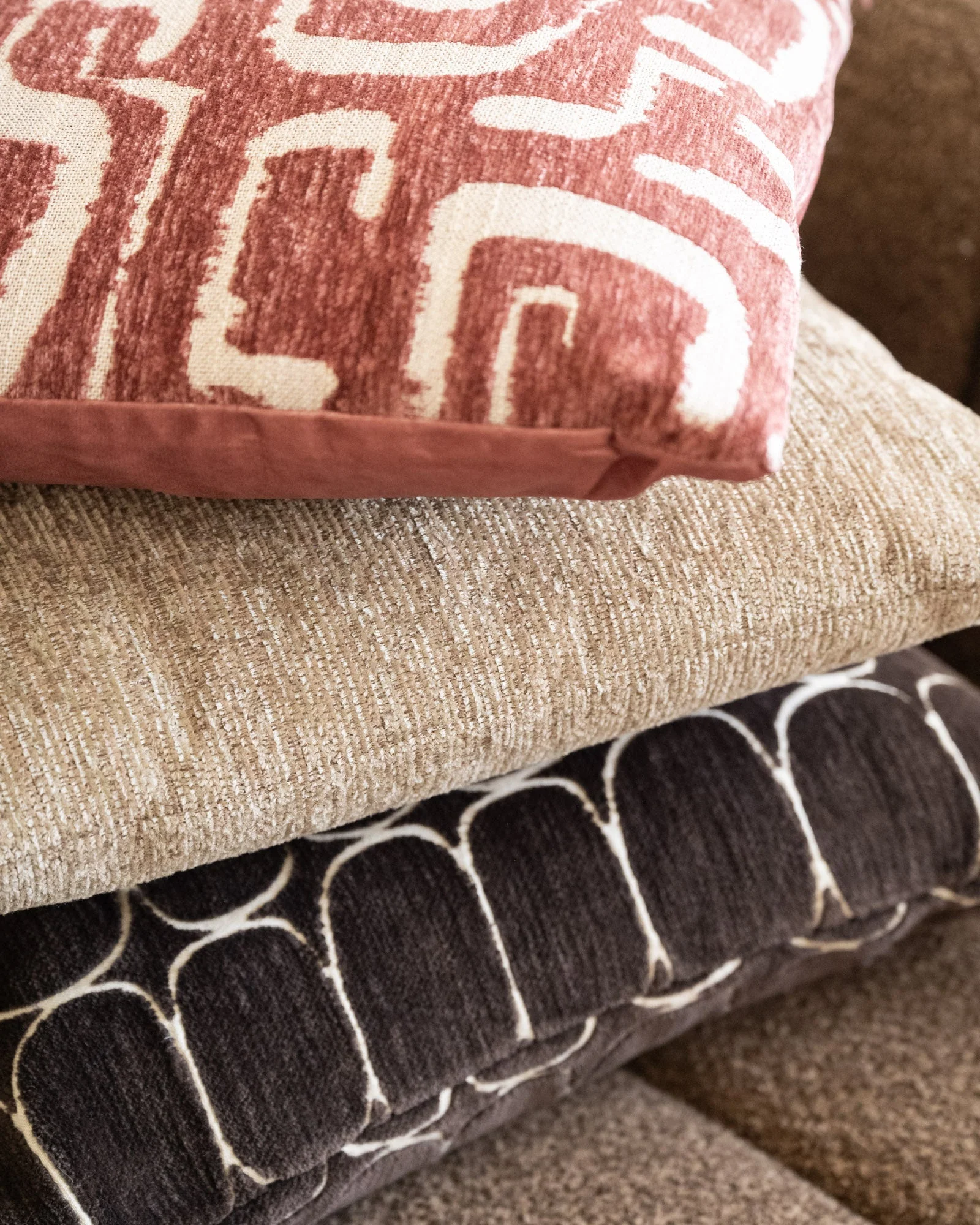 Cushion Liam Burgundy - Image 6