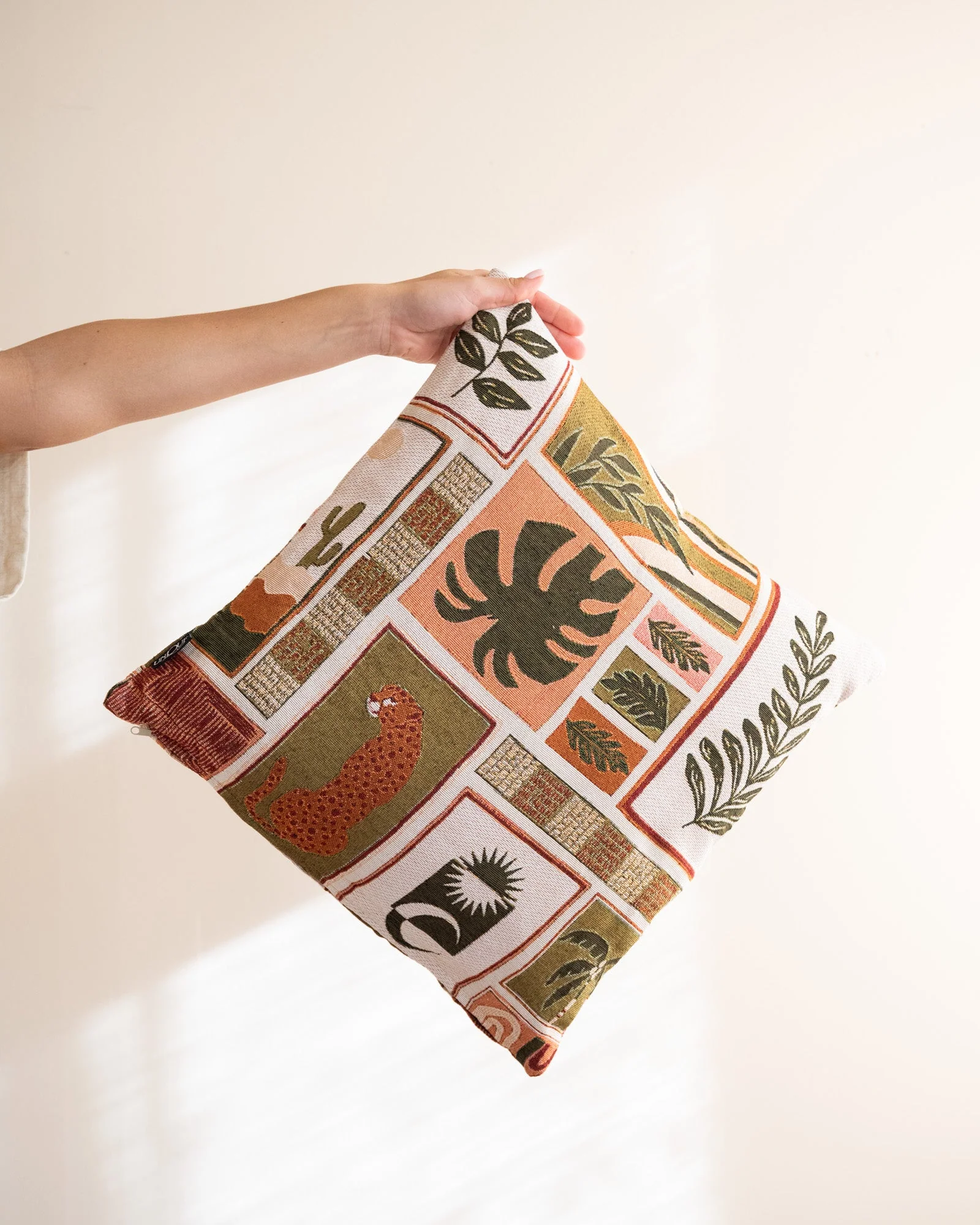Cushion Nasira Leopard - Image 7