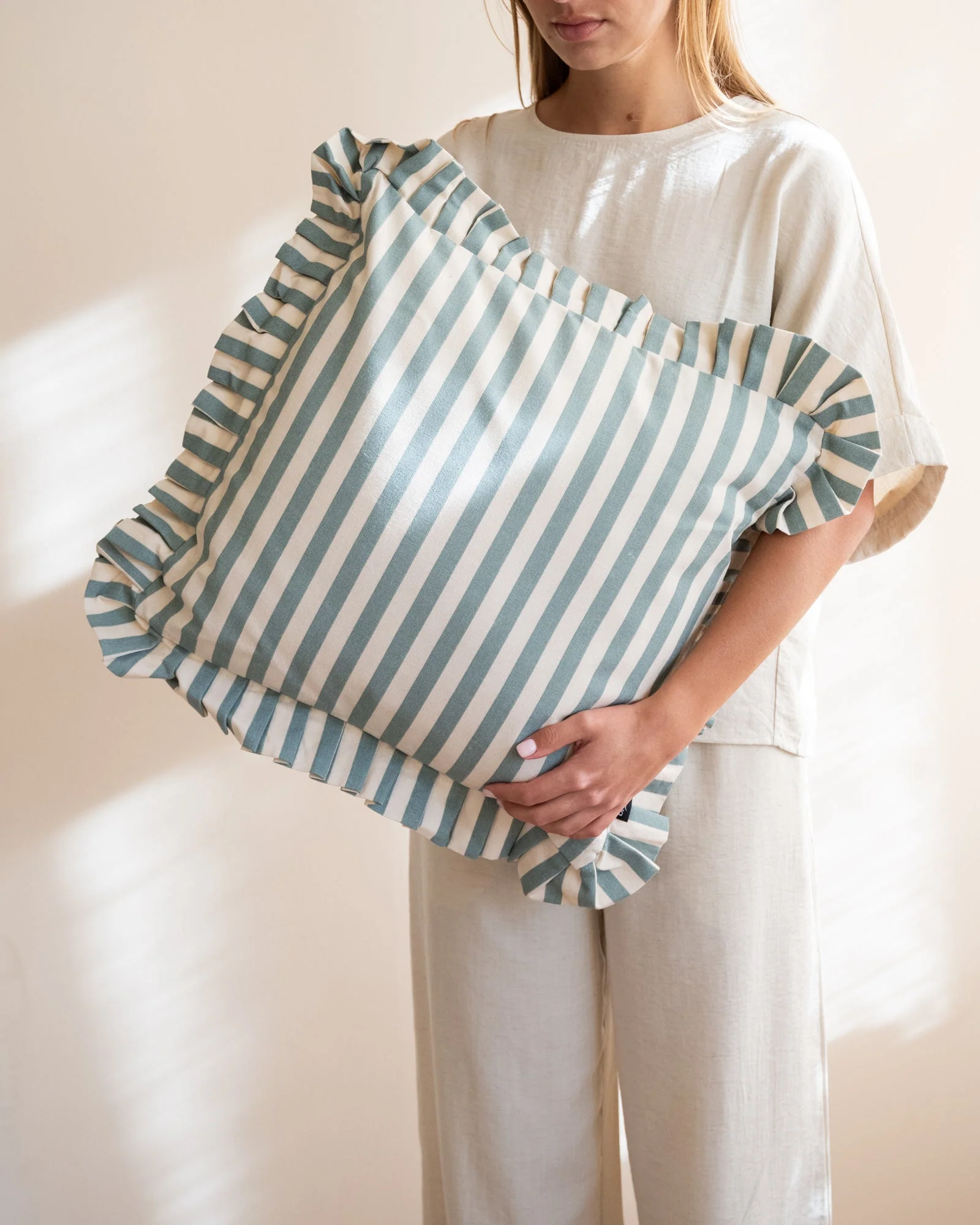 Cushion Ruth Ruffle Striped Blue - Image 7