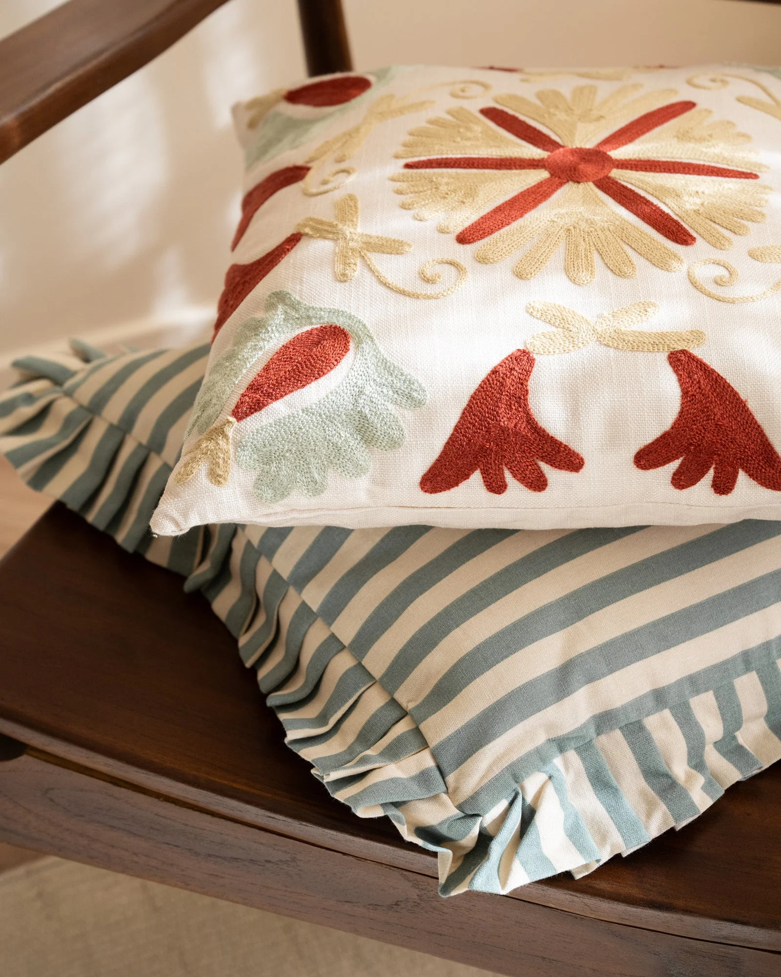 Cushion Ruth Ruffle Striped Blue - Image 8