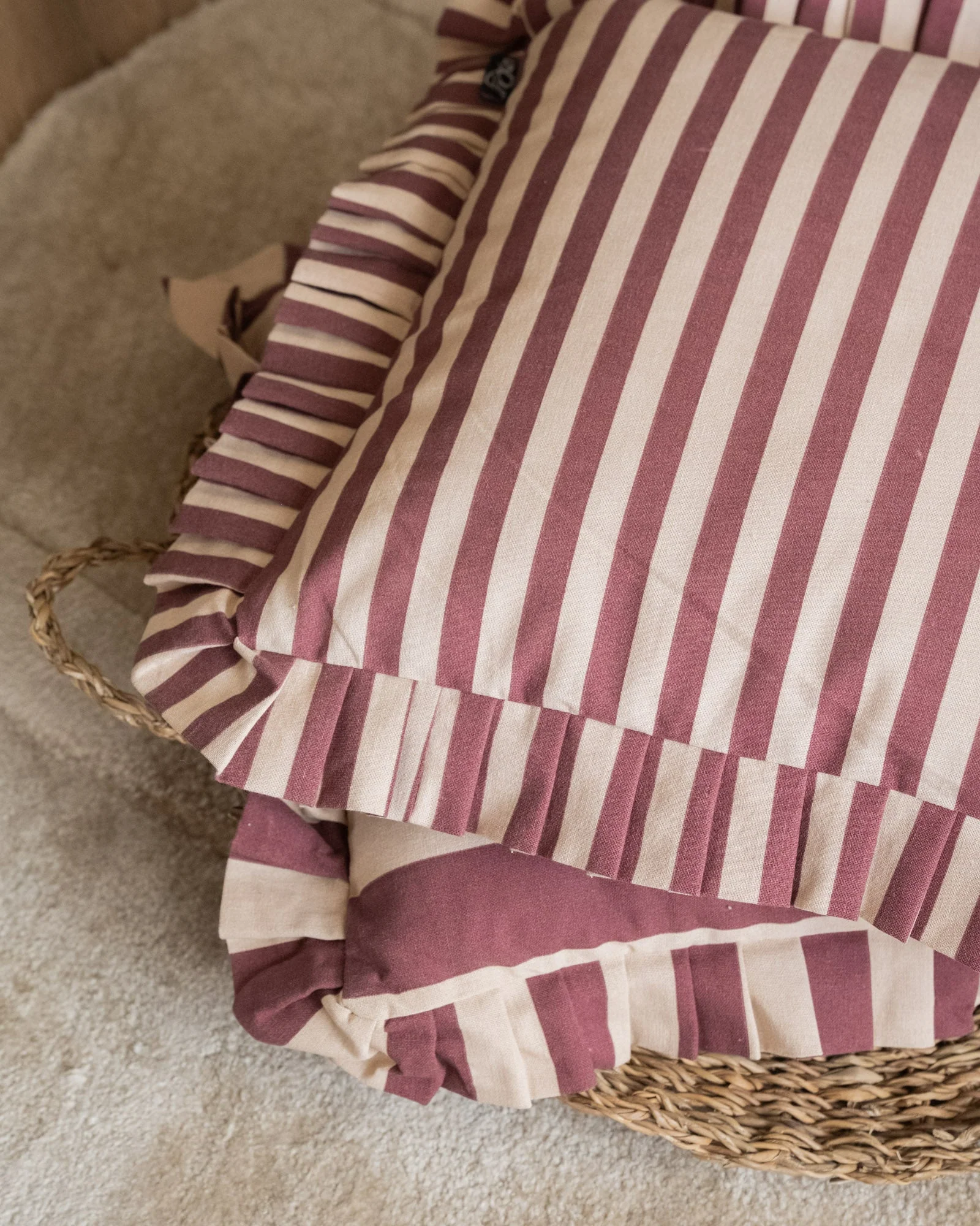 Cushion Ruth Ruffle Striped Burgundy - Image 5