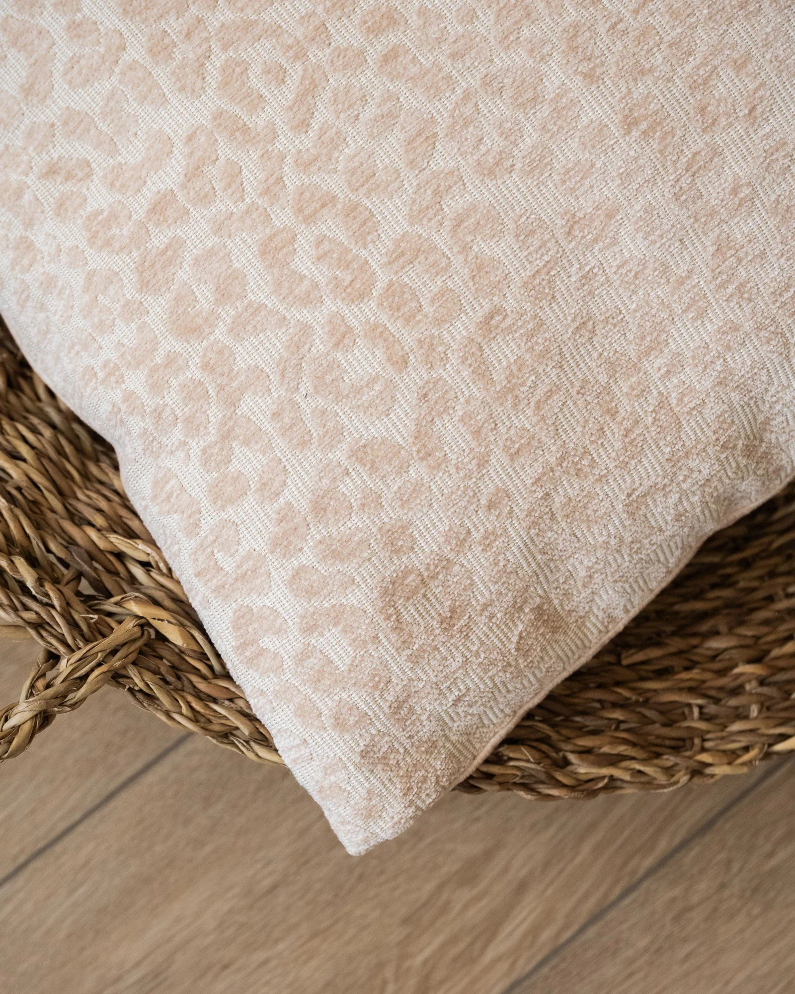Cushion Siem Leopard Sand - Image 4