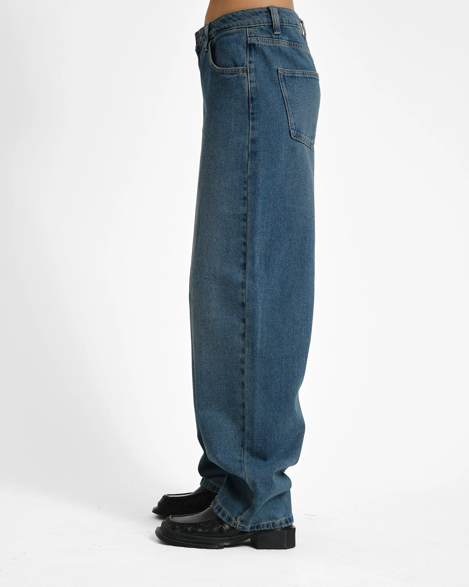 Hazal Barrel Jeans Medium Blue Denim - Image 4