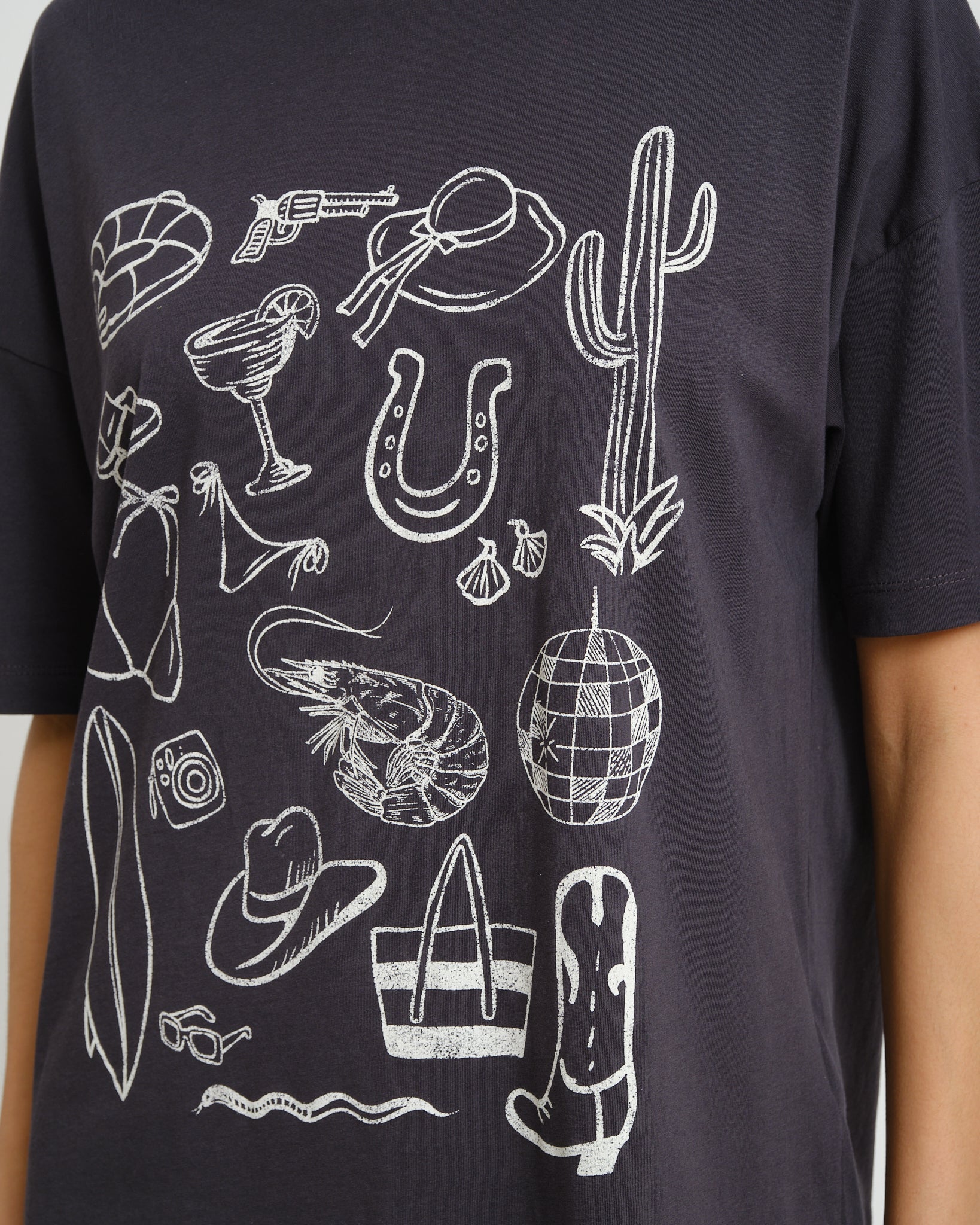Ida O-Neck Aloha T-Shirt Black - Image 5