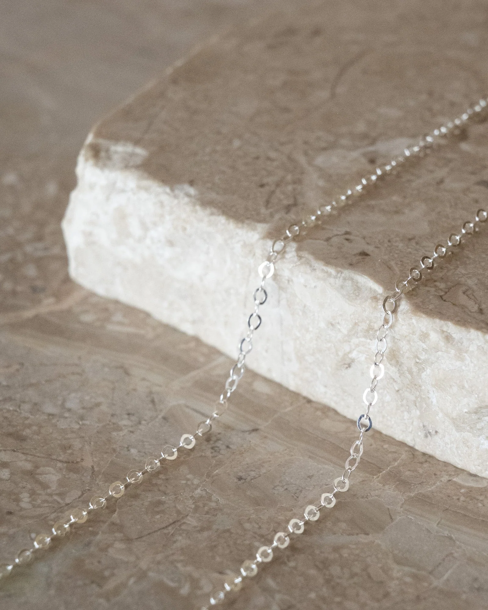 TILTIL Round Chain Necklace - Image 4