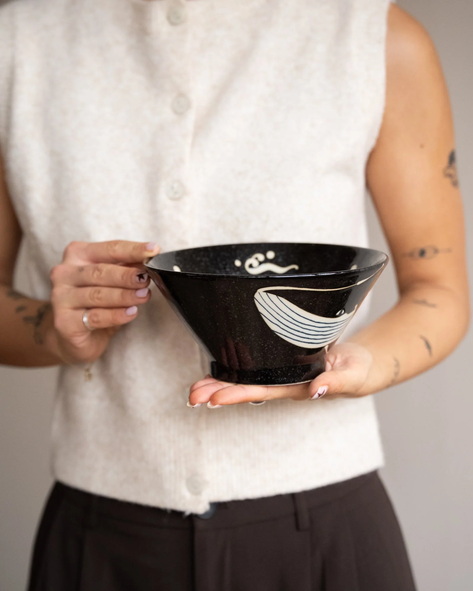Handmade Japanese Bowl Whale Medium - Image 4