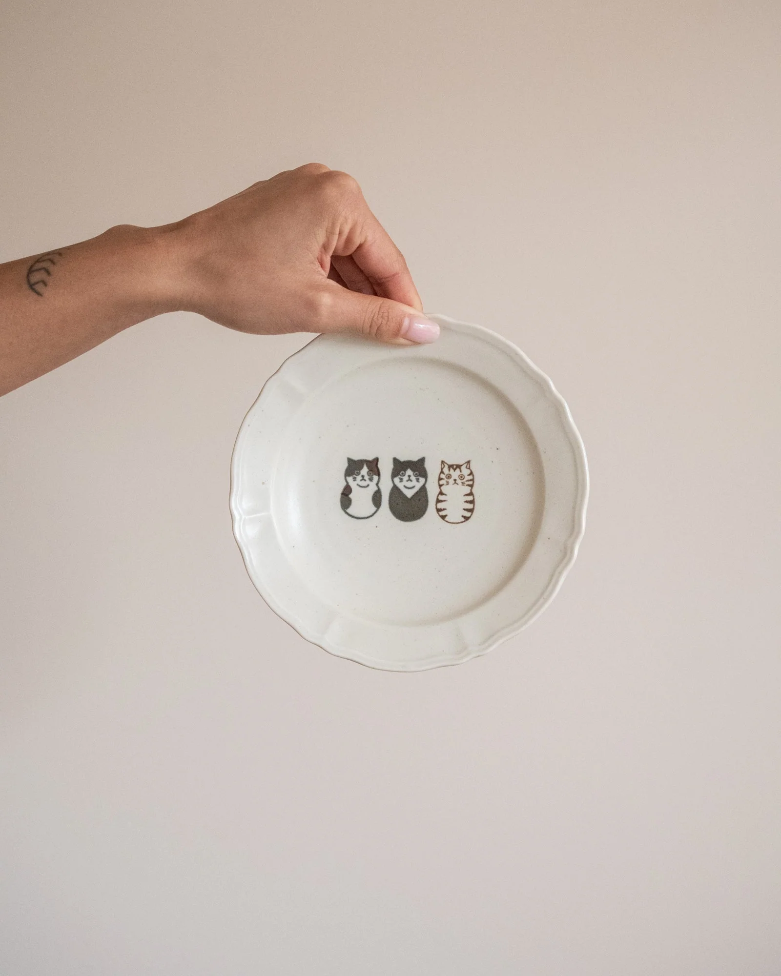 Handgemaakt Japanese Small Plate Three Cats Neko - Image 3