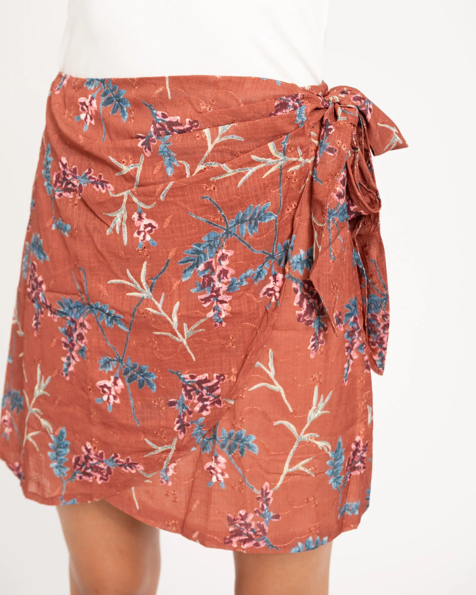 TILTIL Celine Wrap Skirt Brick Flower One Size - Image 5