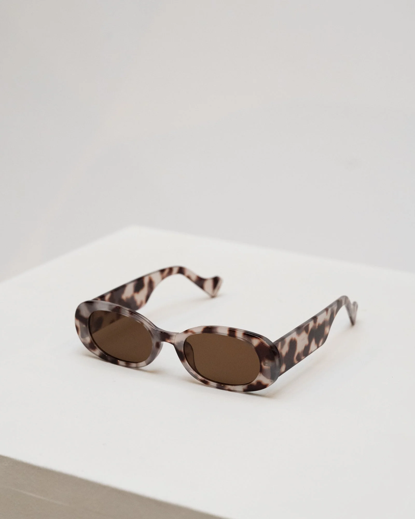 TILTIL Edie Sunglasses Spotted - Image 3