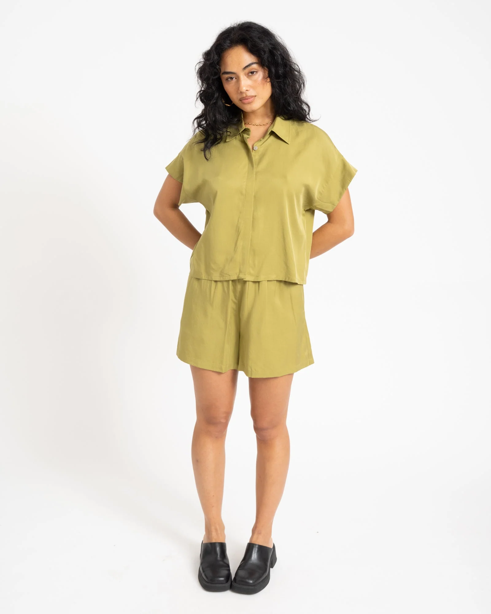 TILTIL Elin Tencel Short Sleeve Blouse Moss Green - Image 2