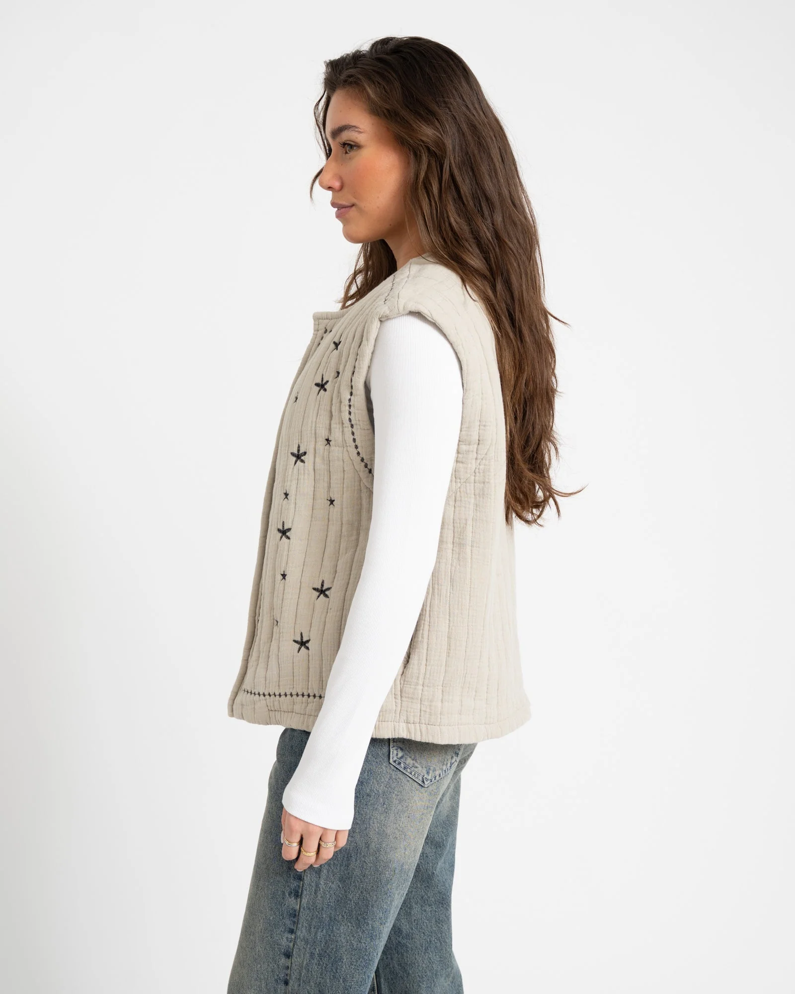 TILTIL Evi Emboidery Gilet Taupe - Image 4