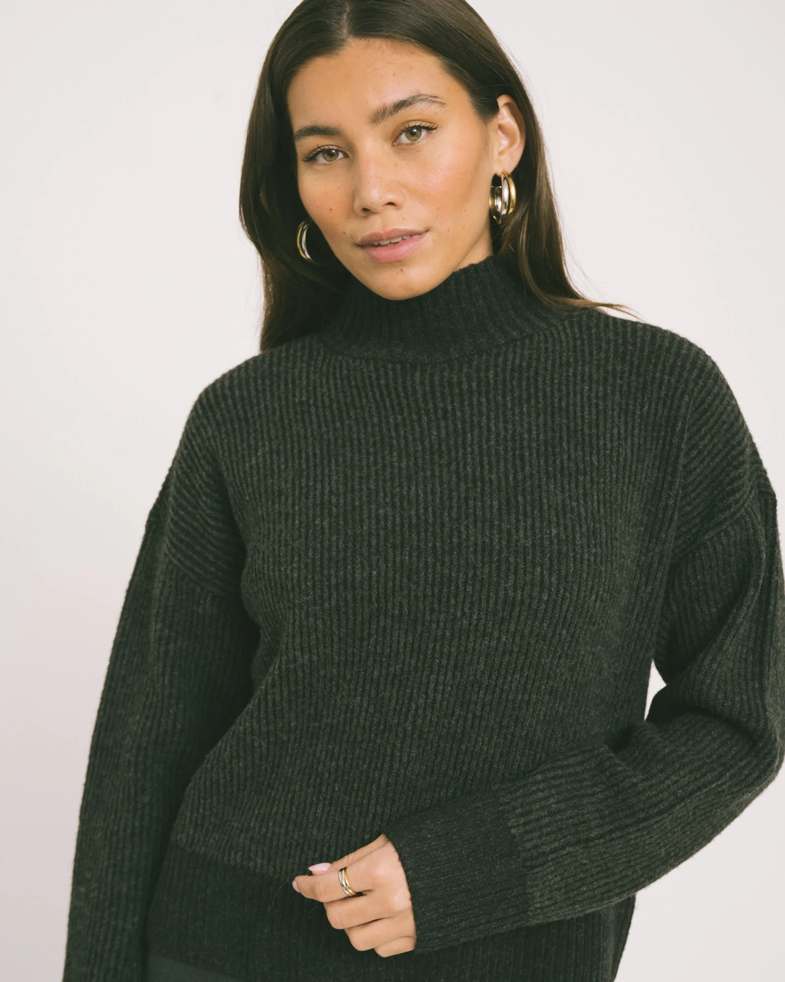 TILTIL Jackie Contrasted Mockneck Pullover Black - Image 2