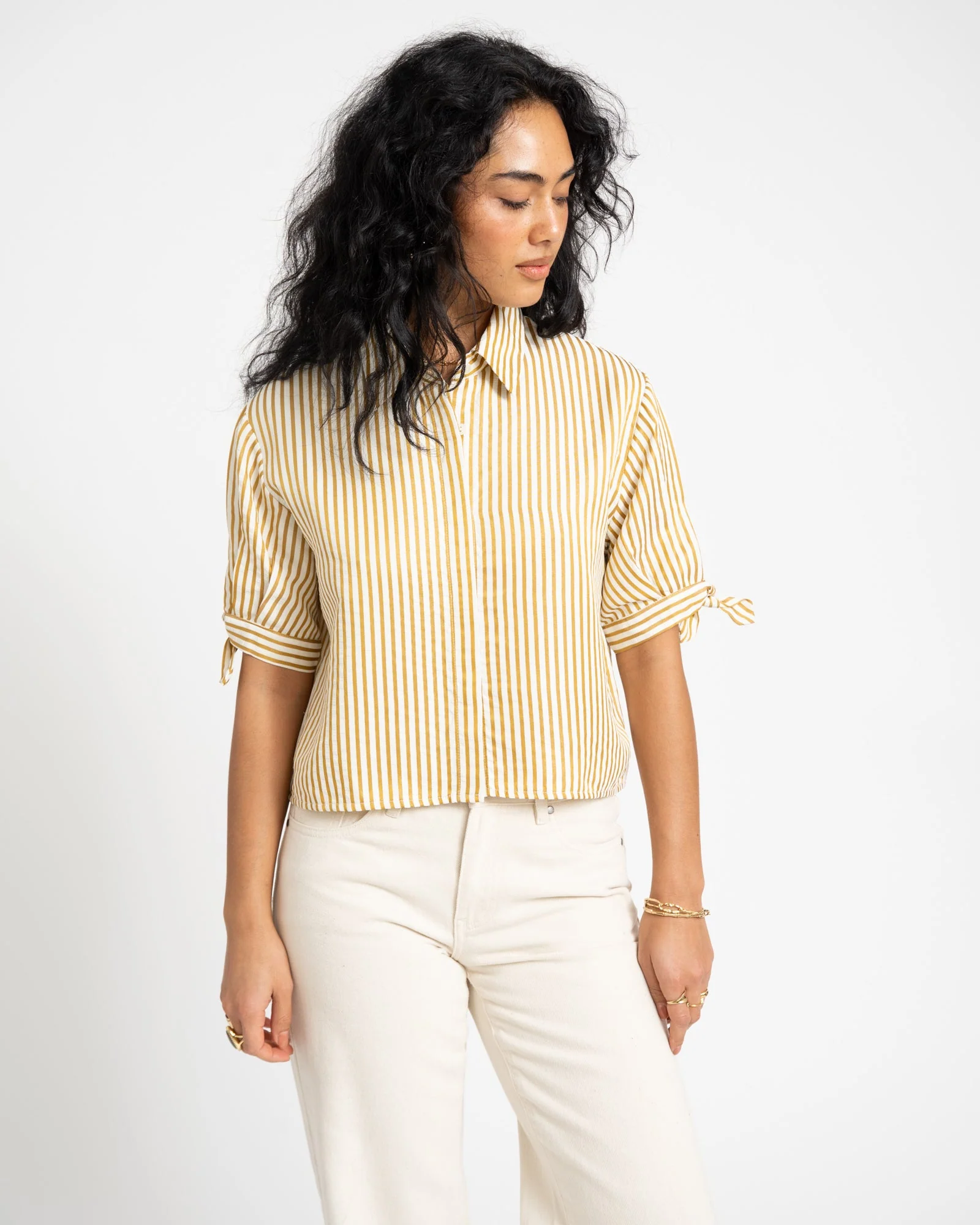 TILTIL Layla Shortsleeve Blouse Goud - Image 3