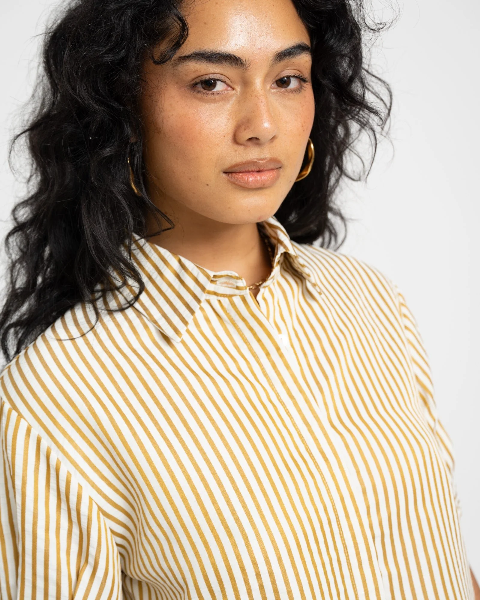 TILTIL Layla Shortsleeve Blouse Goud - Image 6