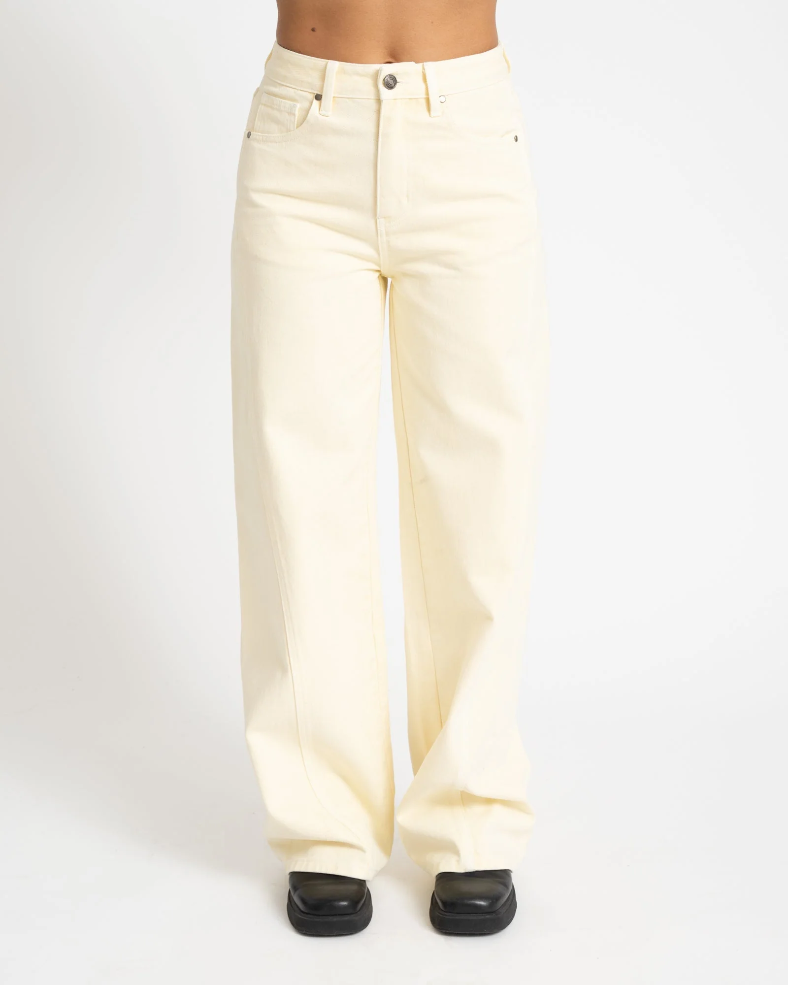 TILTIL Missy Relaxed Seam Jeans Butter Yellow - Image 4
