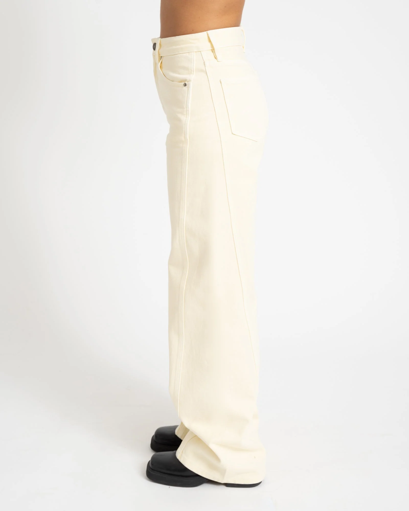 TILTIL Missy Relaxed Seam Jeans Butter Yellow - Image 5