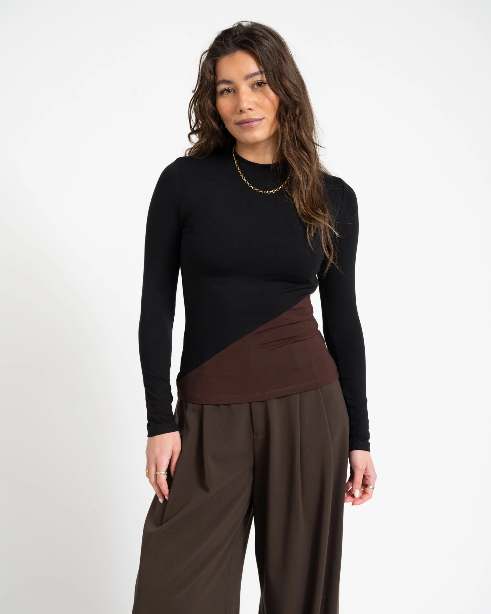 TILTIL Nela High Neck Longsleeve Black Brown - Image 3
