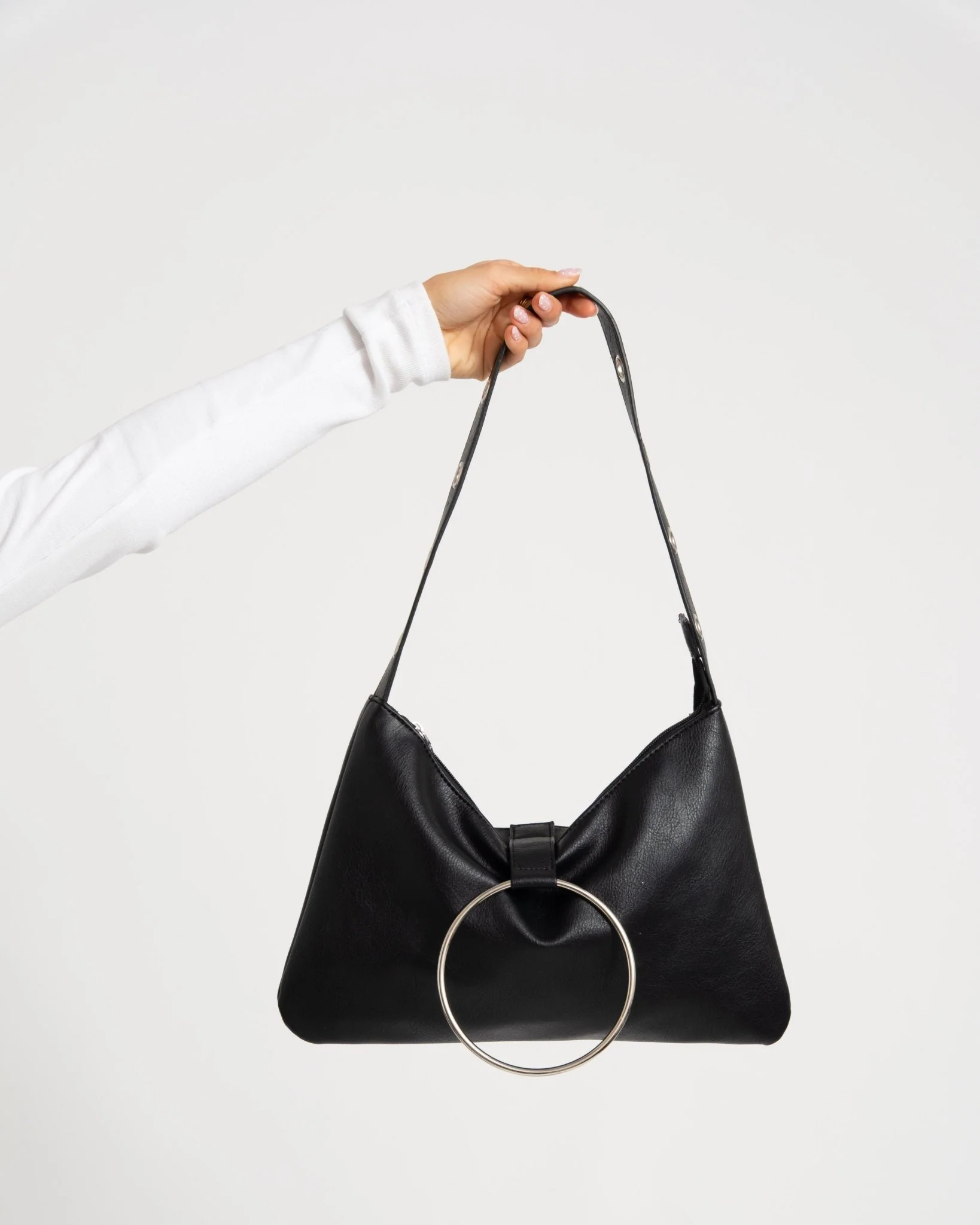 TILTIL Raven Ring Bag Black - Image 4