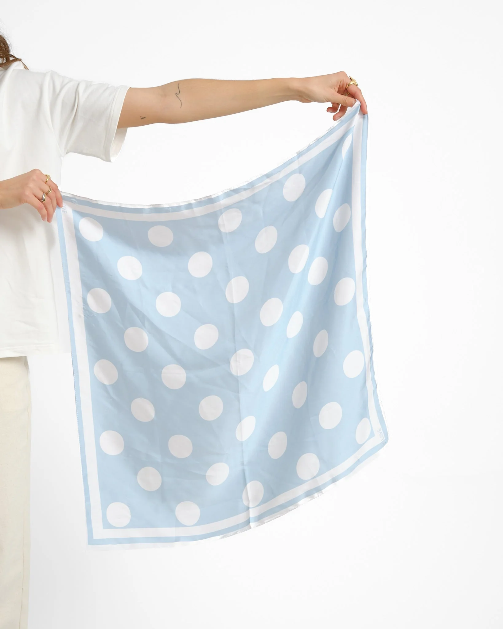 TILTIL Satin Sjaal Dots Blauw - Image 3