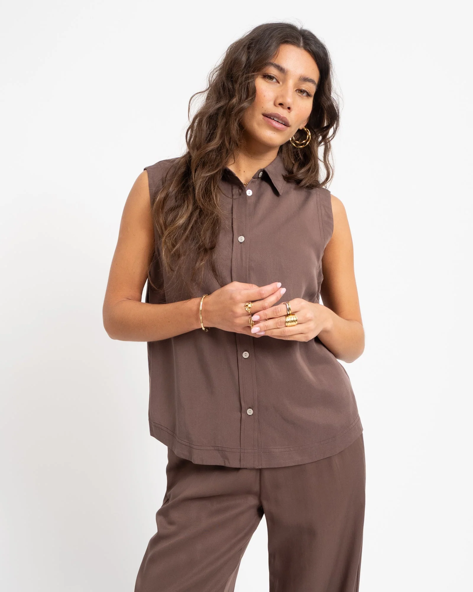 TILTIL Sleeveless Juna Tencel Blouse Brown