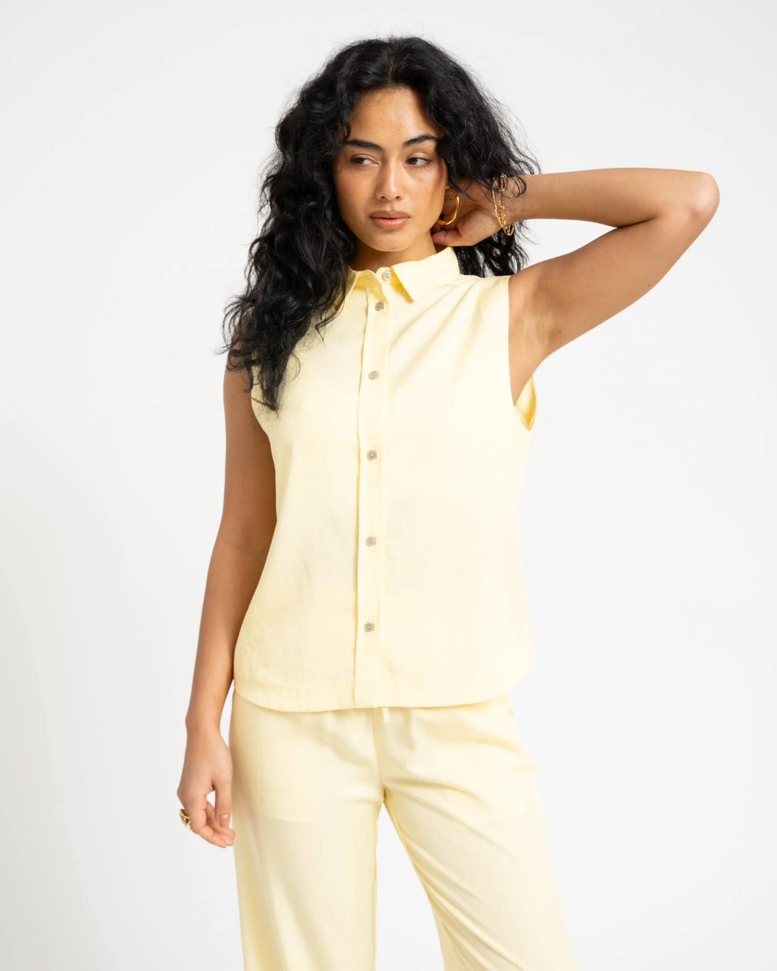 TILTIL Sleeveless Juna Tencel Blouse Yellow - Image 3