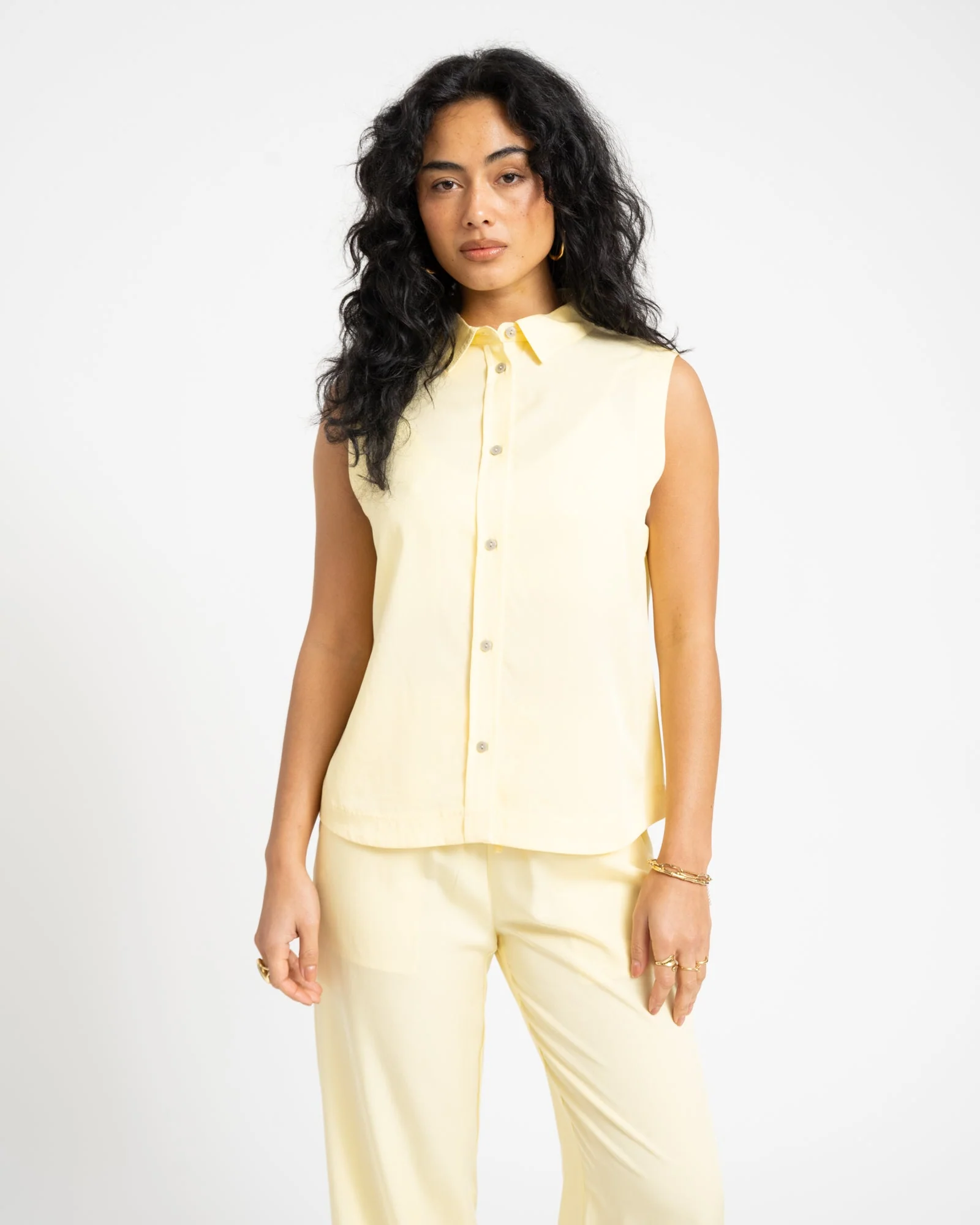 TILTIL Sleeveless Juna Tencel Blouse Yellow - Image 4