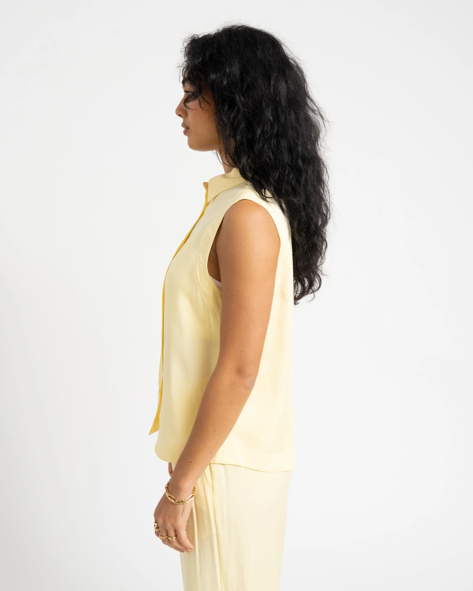 TILTIL Sleeveless Juna Tencel Blouse Yellow - Image 5