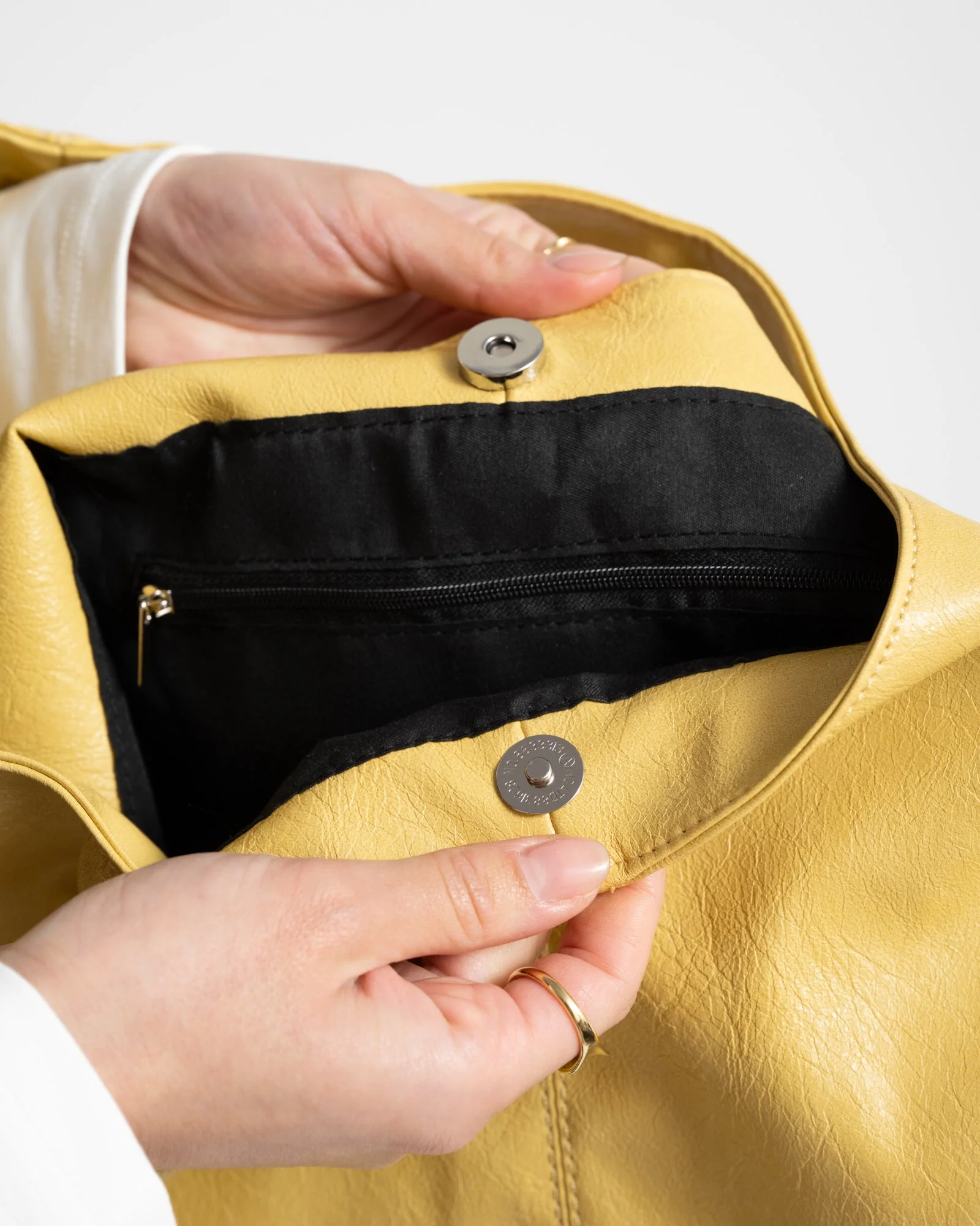 TILTIL Slouchy Butter Yellow Bag - Image 6
