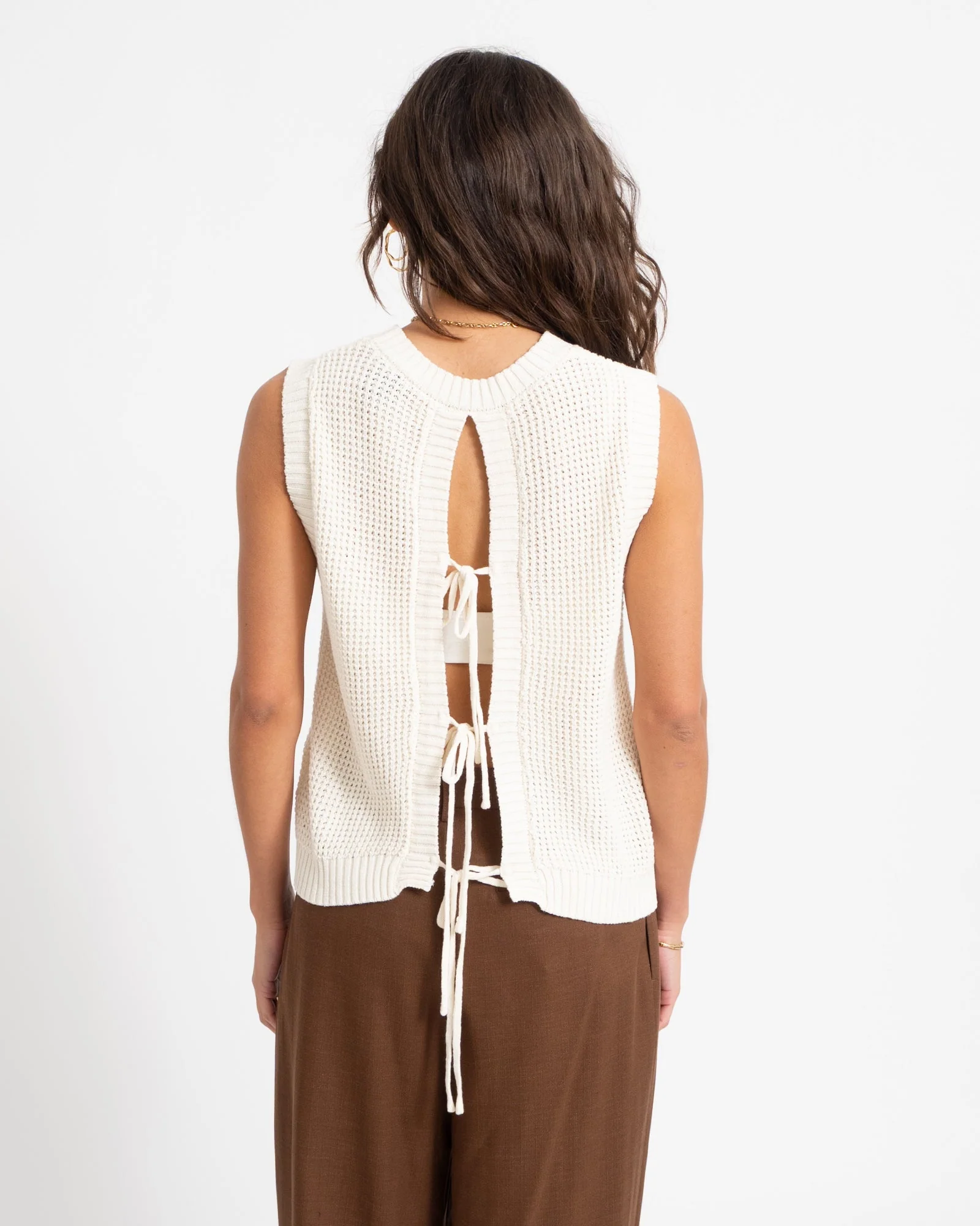 TILTIL Soesja Open Back Top Beige - Image 5