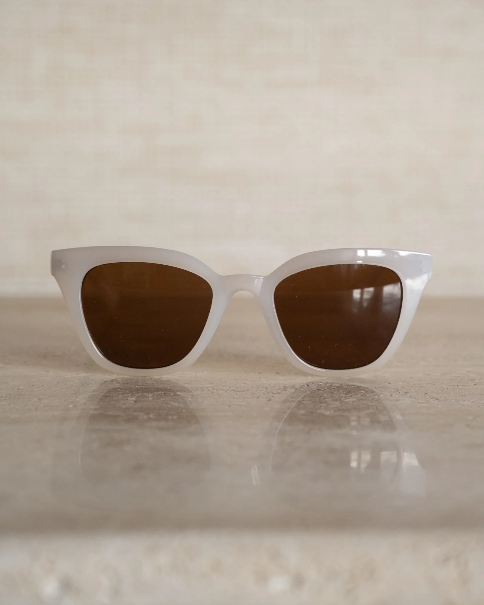 TILTIL Zonnebril Kim Beige - Image 4