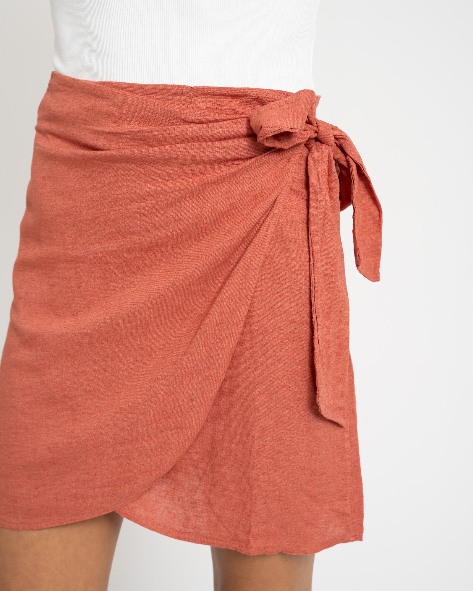 TILTIL Sunny Linen Wrap Skirt Pomegranate - Image 6