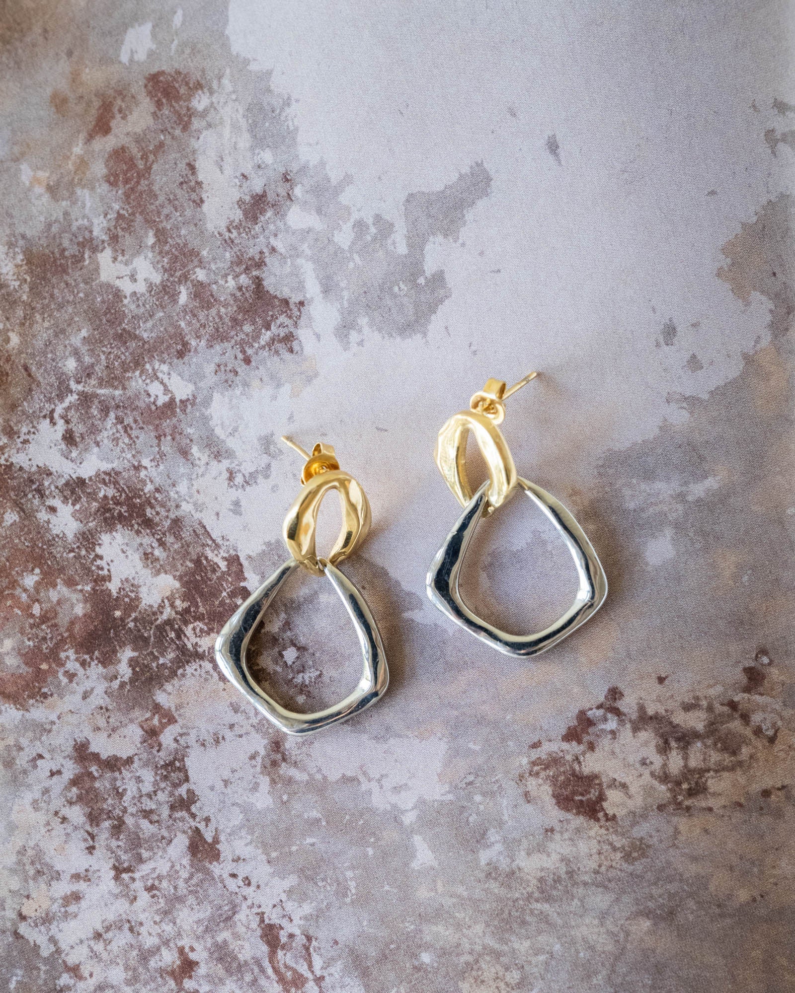 TILTIL Set van 2 Oorbellen Hailey Organic Goud Zilver - Image 4
