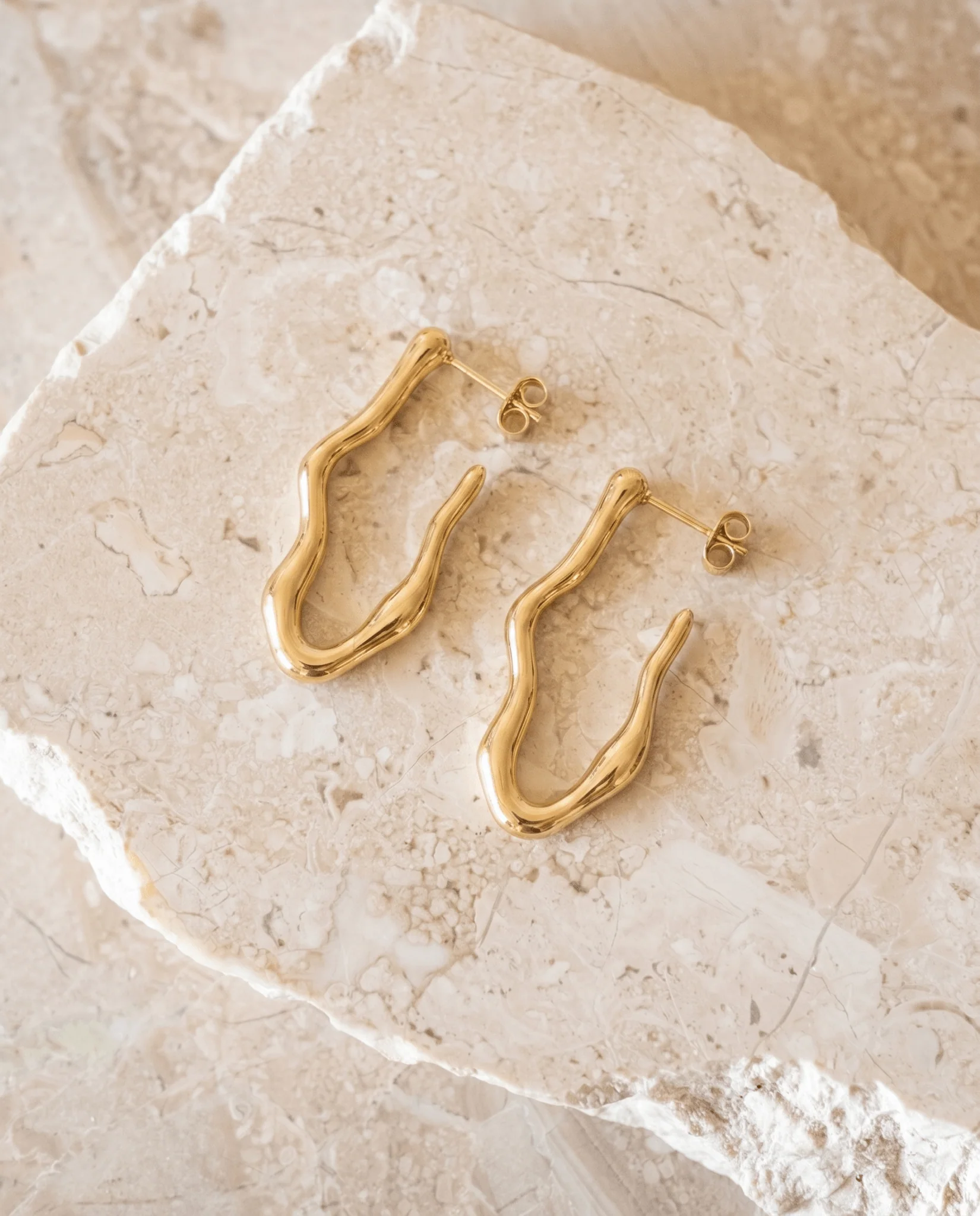 TILTIL Set van 2 Oorbellen Set Wavy Goud