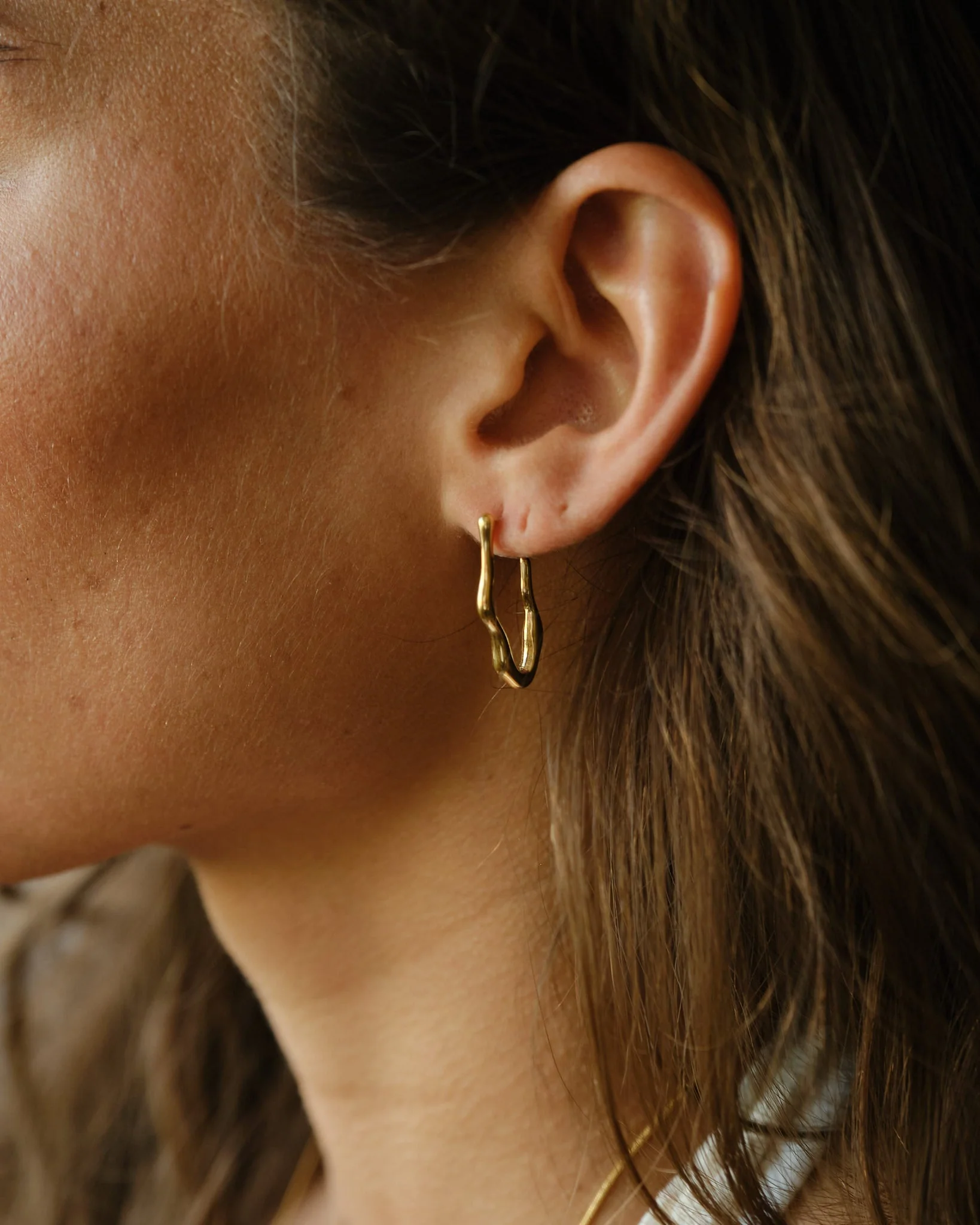 TILTIL Set van 2 Oorbellen Set Wavy Goud - Image 3