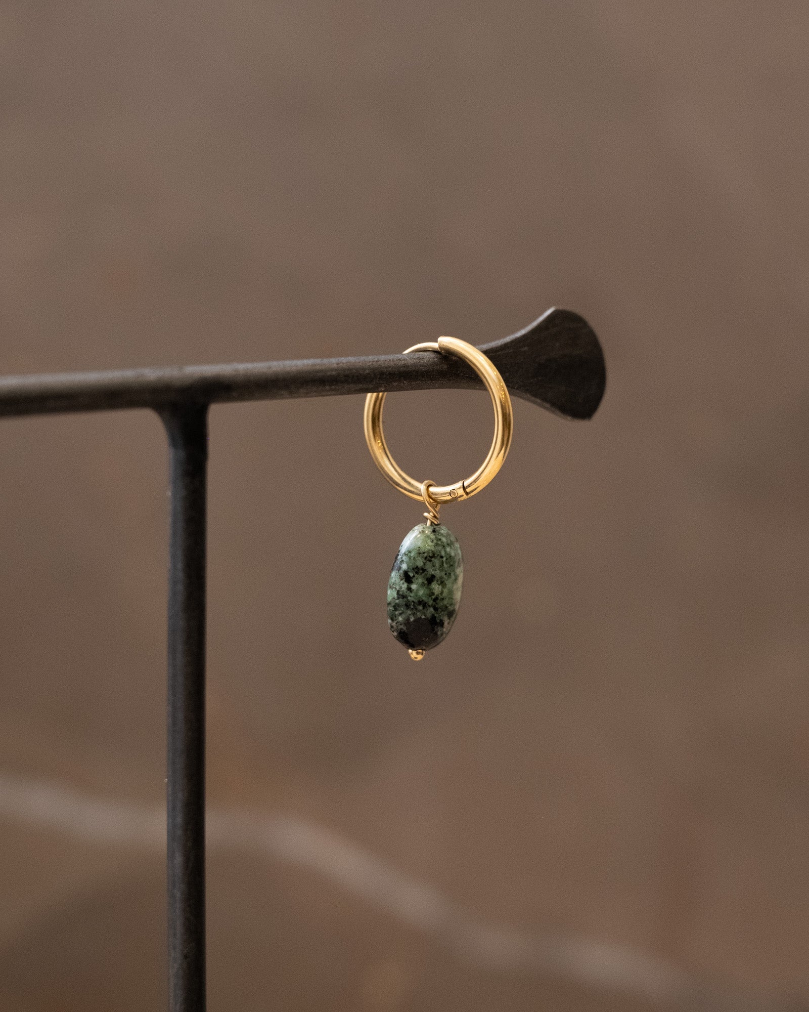 TILTIL Set van 2 Hoops Goldplated African Turqoise - Image 3