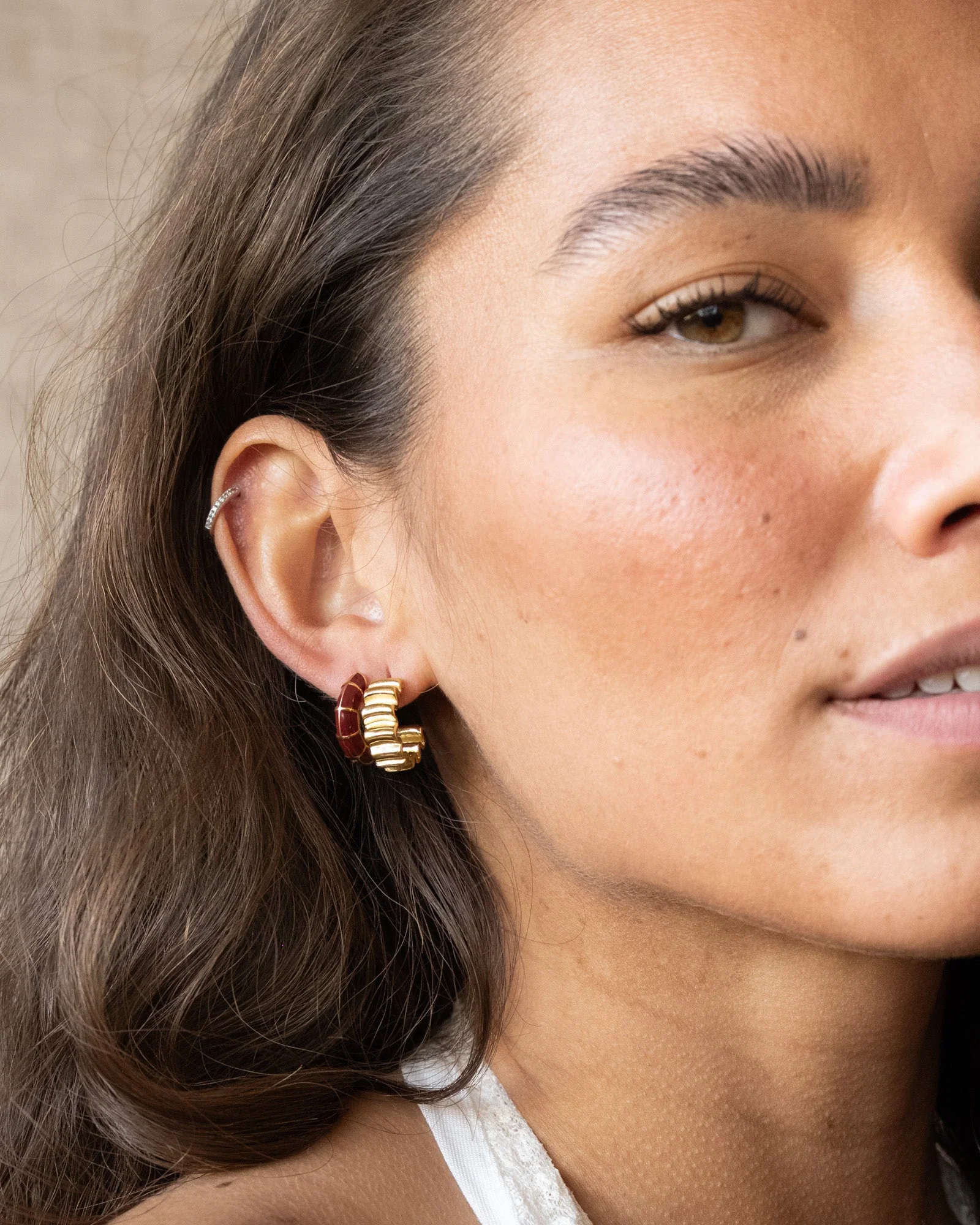 TILTIL Set van 2 Hoops Goldplated Merel Blackbird