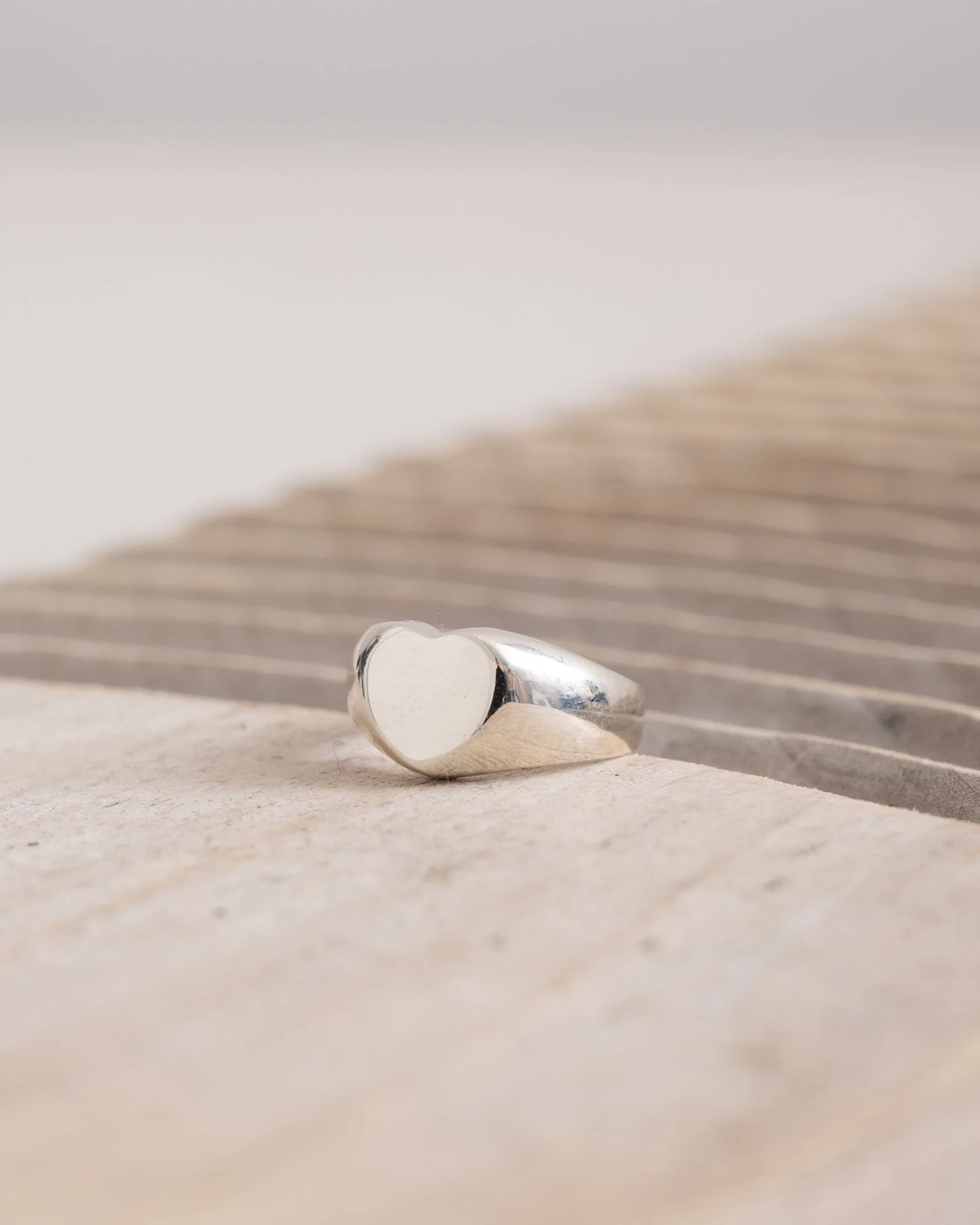 TILTIL Ring Silver Heart Signet - Image 4