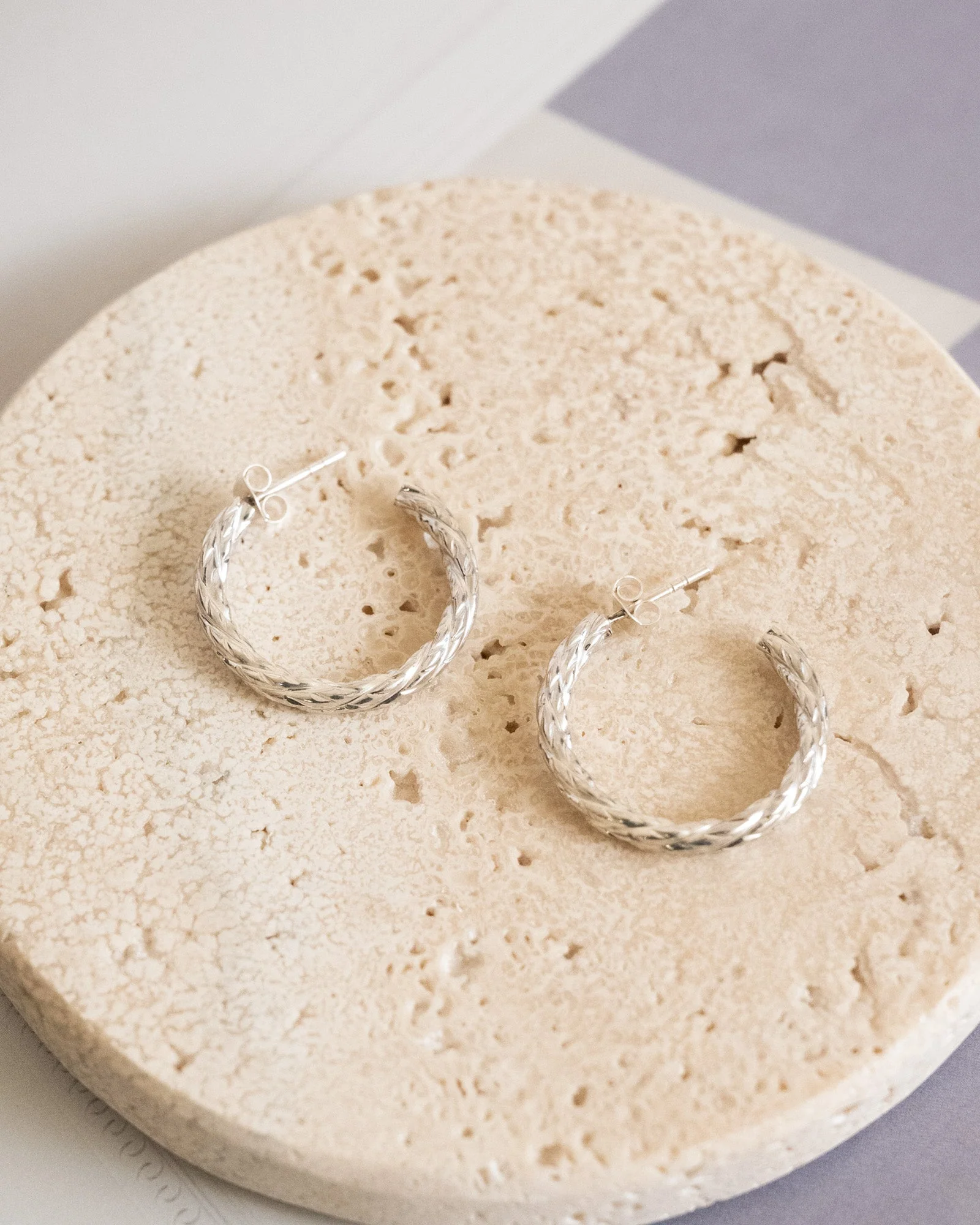 TILTIL Set van 2 Hoops Sara Crisscross Hope - Image 3